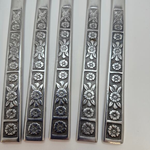 Serta Imperial Stainless Vintage Korea Dinner Knife Set of 8 Knives Floral - Picture 9 of 14